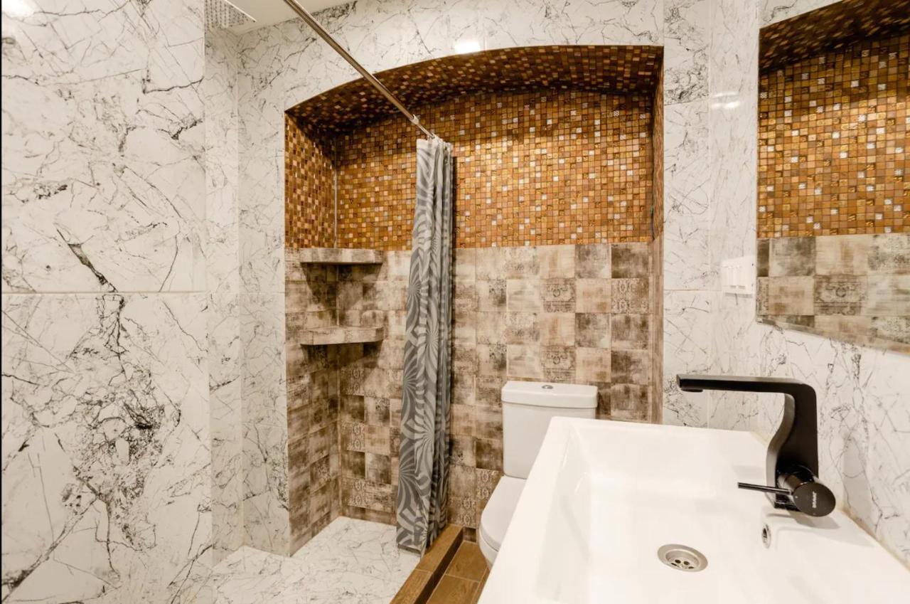 Lovely Dulcet Loft In Center Of Rustaveli Tbilisi Exterior photo